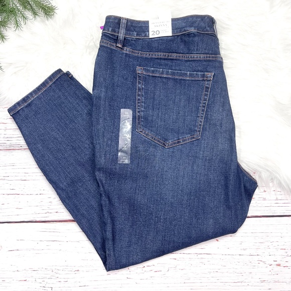 👖NWT🤩 |•LANE BRYANT•| Signature Fit Skinny Mid-RIse Size 20 Short👖 - Picture 1 of 9